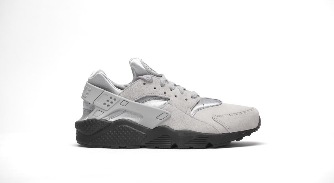 Nike air huarache run se "Matte silver"