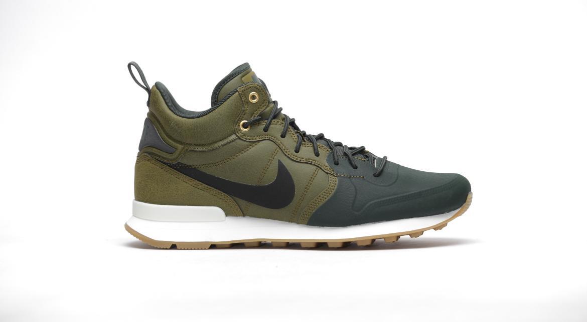 nike internationalist utility mid