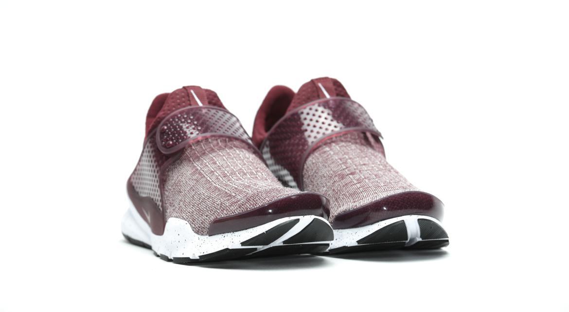 nike sock dart maroon