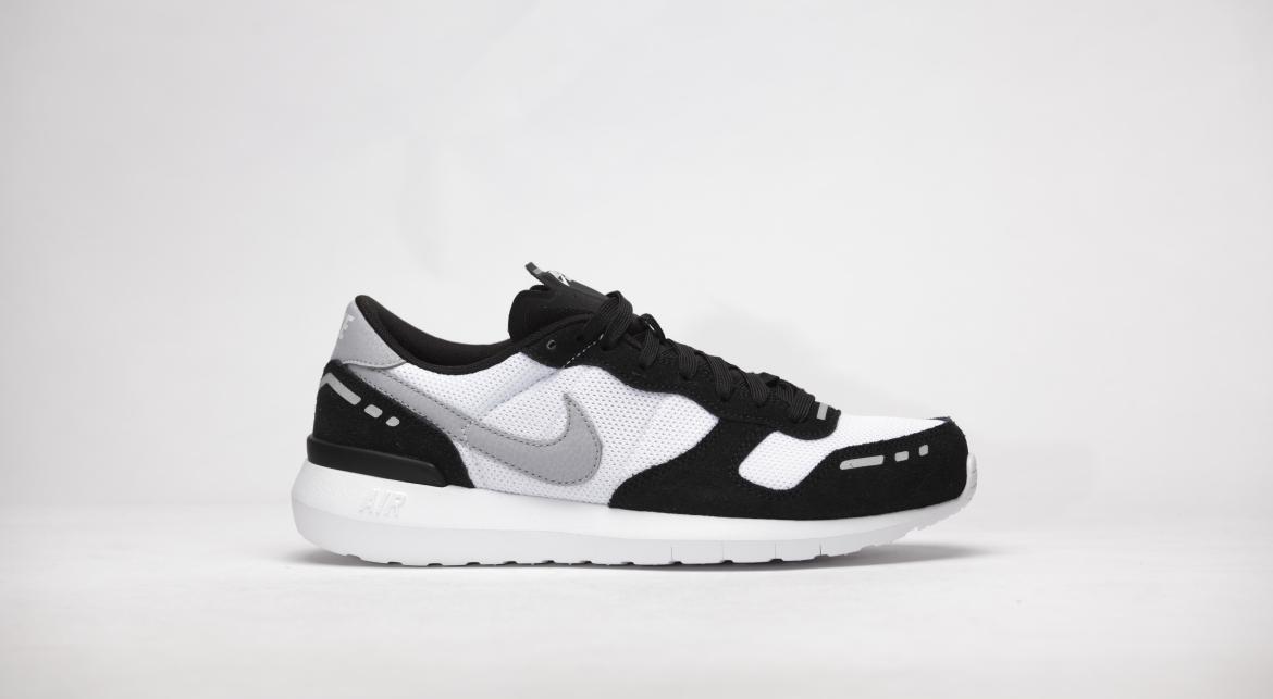 Nike vortex black white best sale