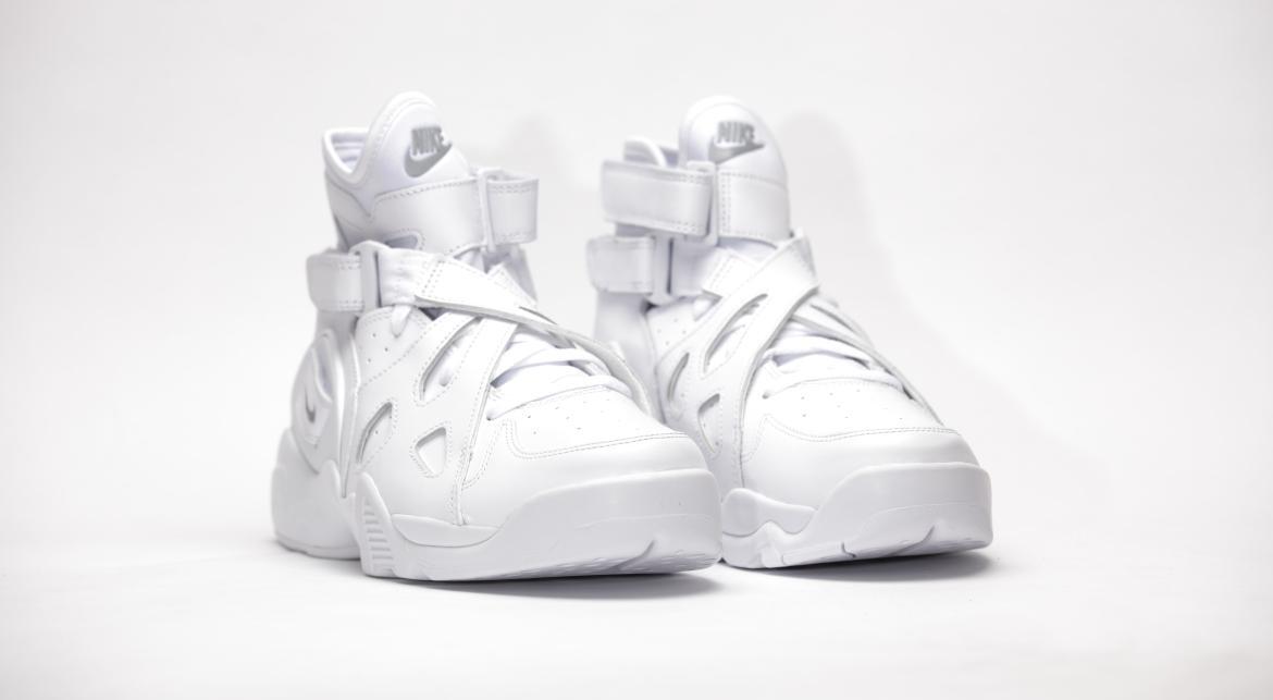 nike air unlimited triple white