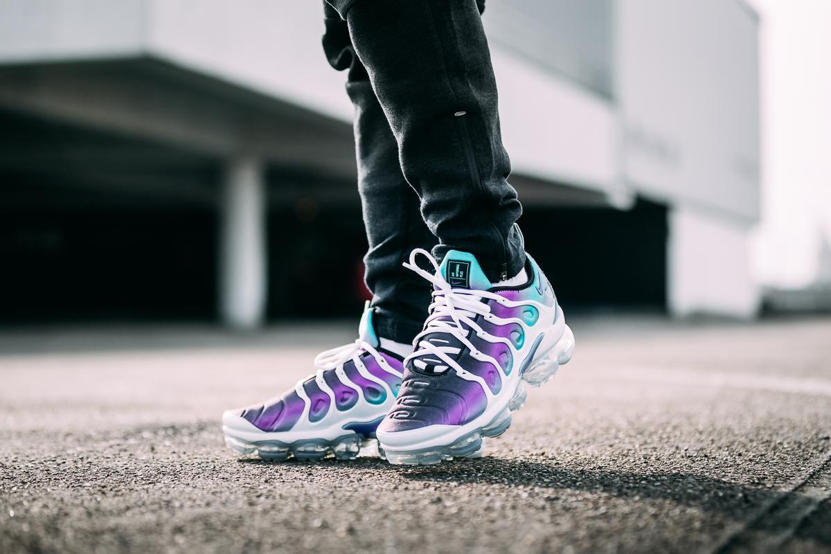 vapormax plus purple and black