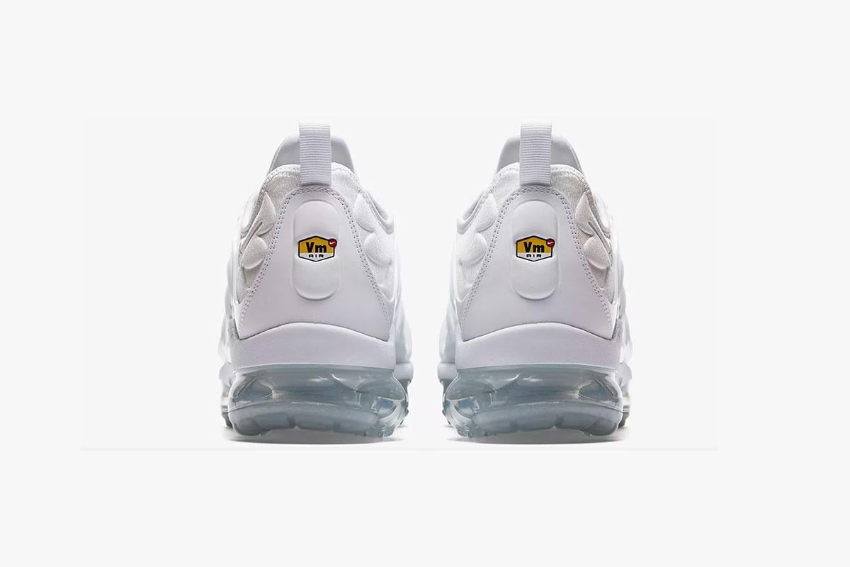 nike vapormax plus white