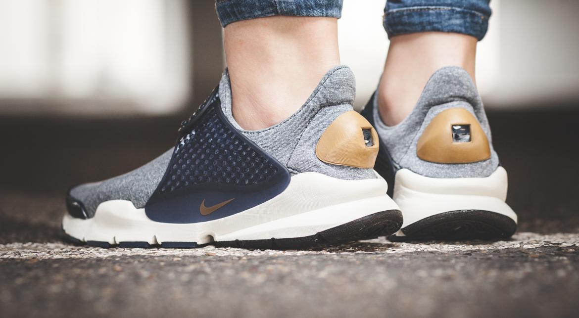 Nike Wmns Sock Dart Se 