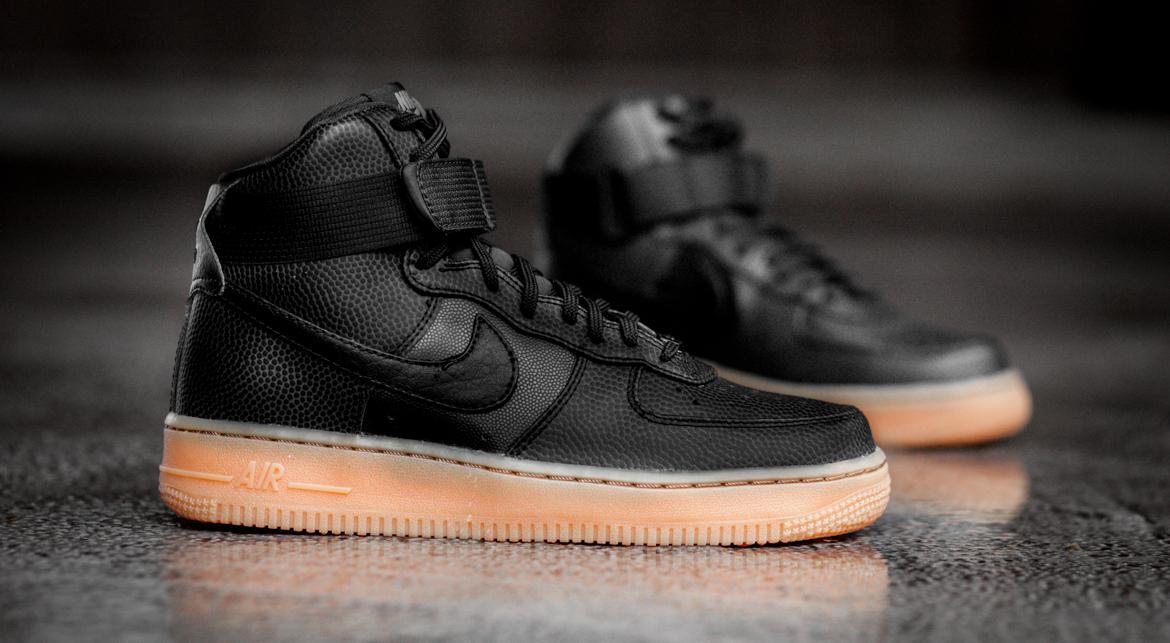 Nike Wmns Air Force Hi Se 