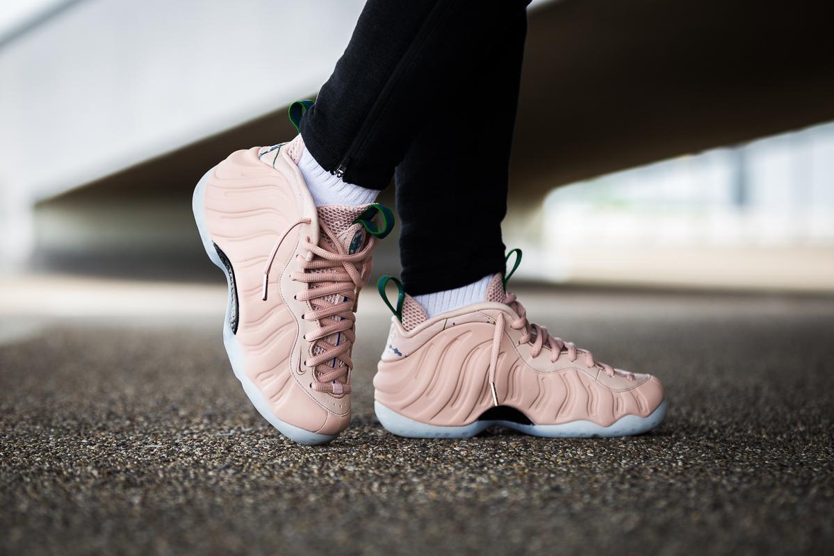 Nike Wmns Air Foamposite One 