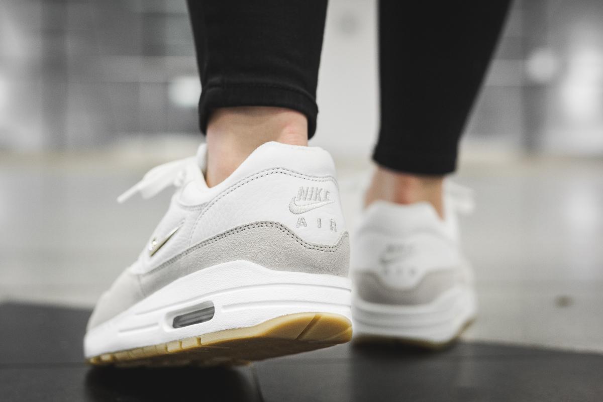nike wmns air max 1 premium sc jewel summit white