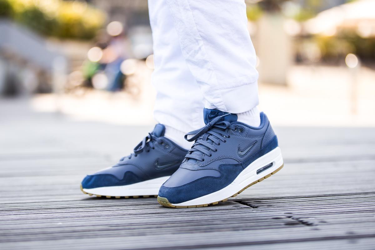 Nike Wmns Air Max Premium Sc 