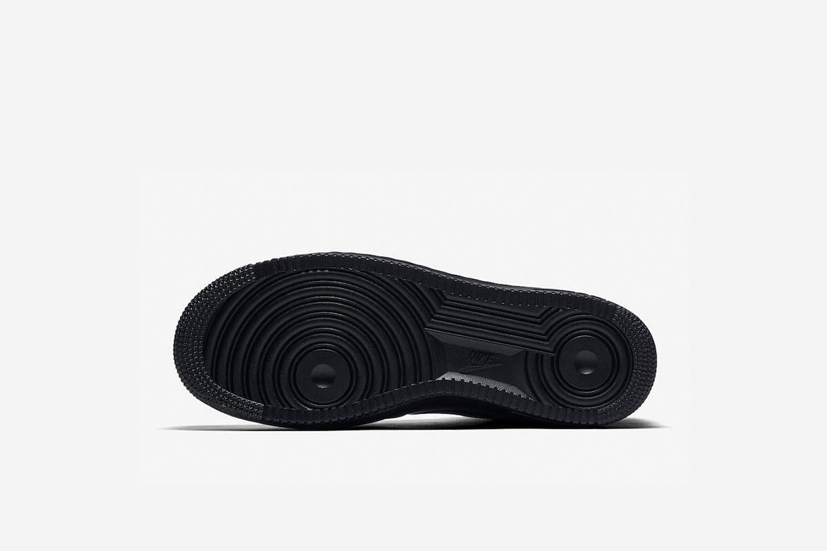 air force 1 foamposite low black
