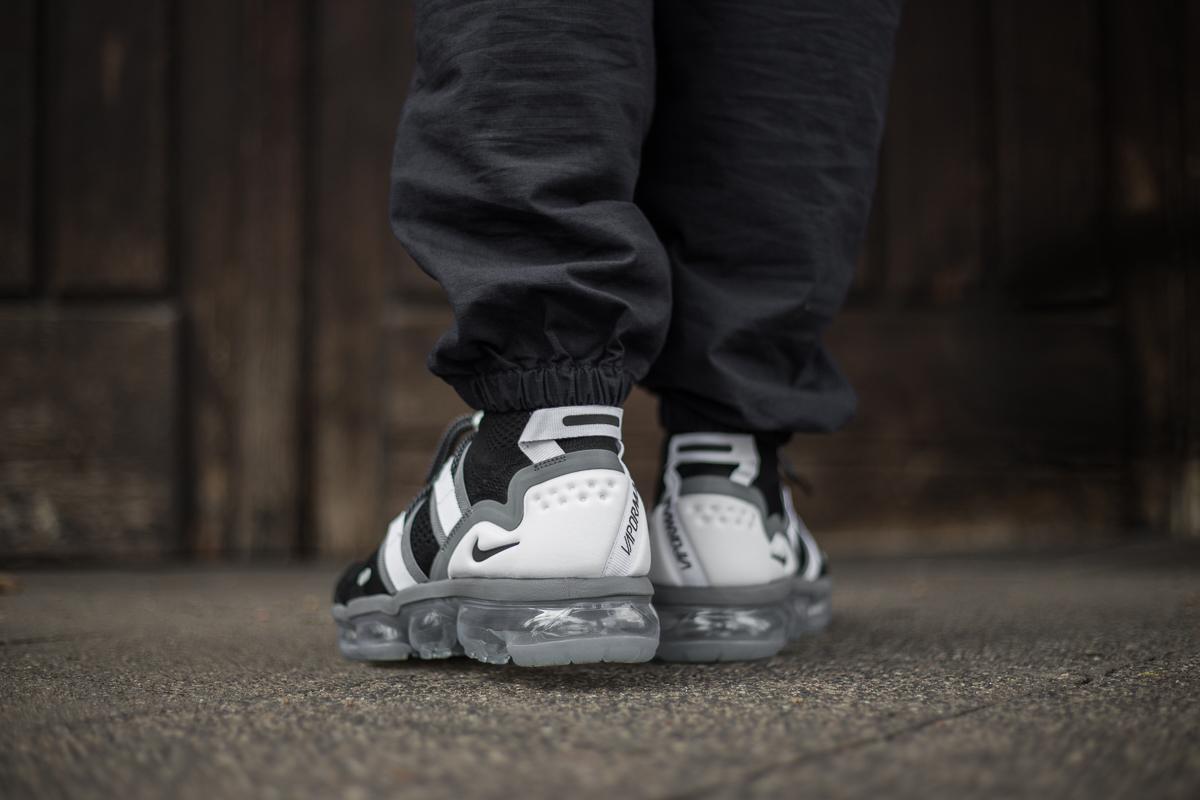 NIKE AIR VAPORMAX FLYKNIT UTILITY BLACK-COOL GREY-WHITE SIZE 9 AH6834-003 Air Vapormax Vapormax Flyknit Utility Black Nike Air  main image 4
