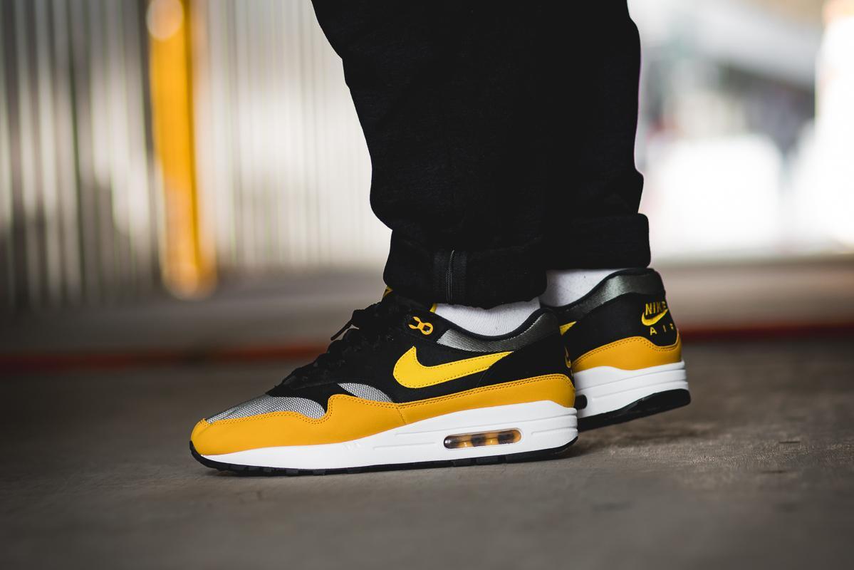 air max 1 dark stucco vivid sulfur