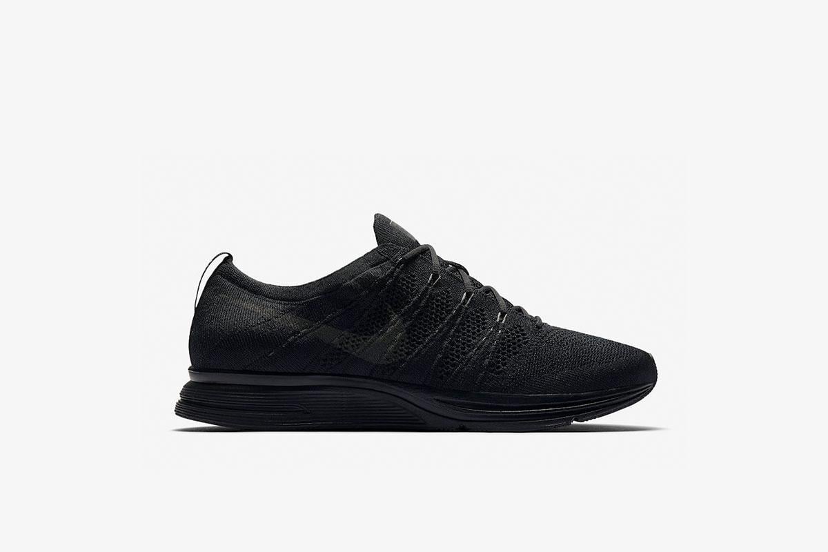 Nike Flyknit Trainer "Triple Black"