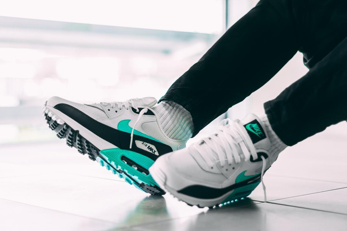 nike air max 90 essential white aurora green