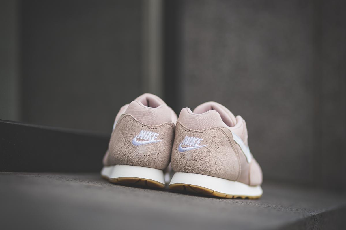 nike outburst beige