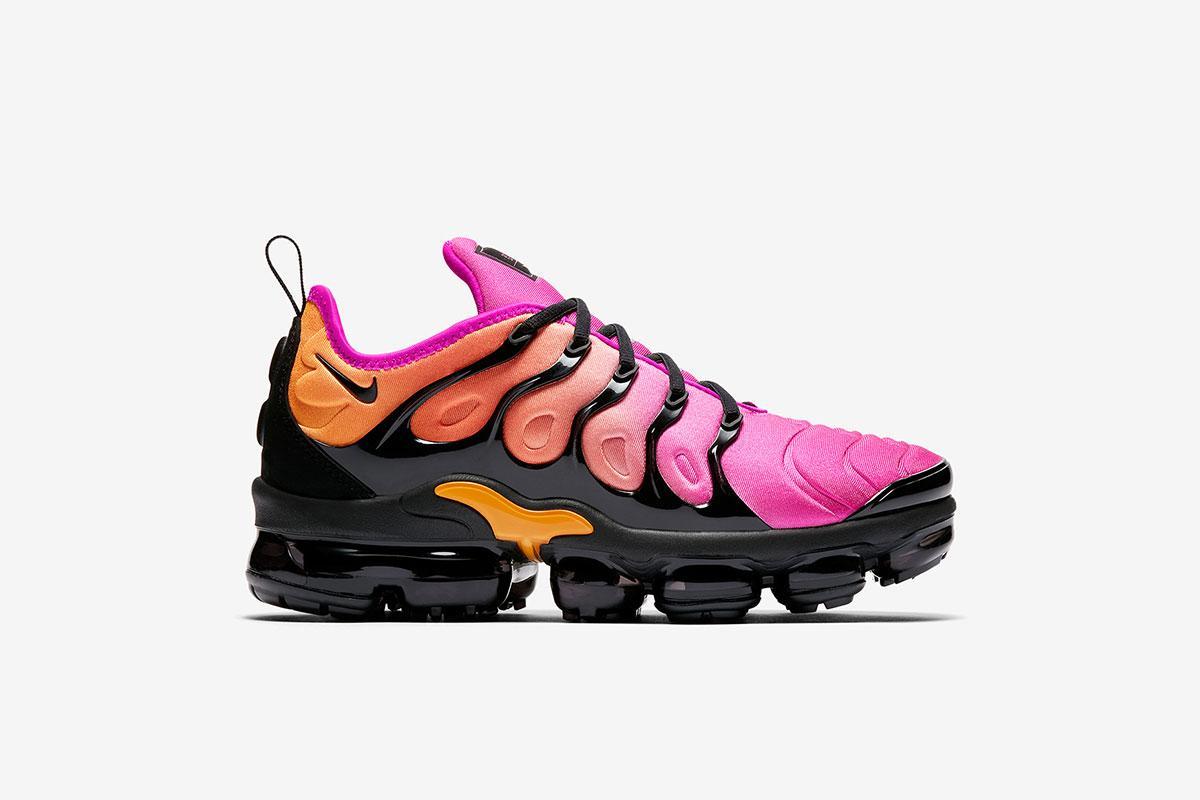 Nike Wmns Air Vapormax Plus "Fuchsia Blast"