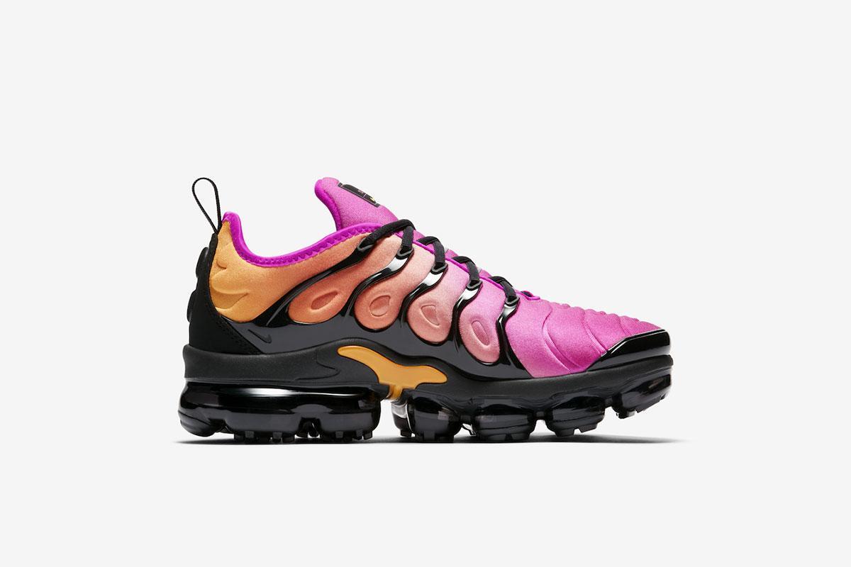 vapormax plus fuchsia