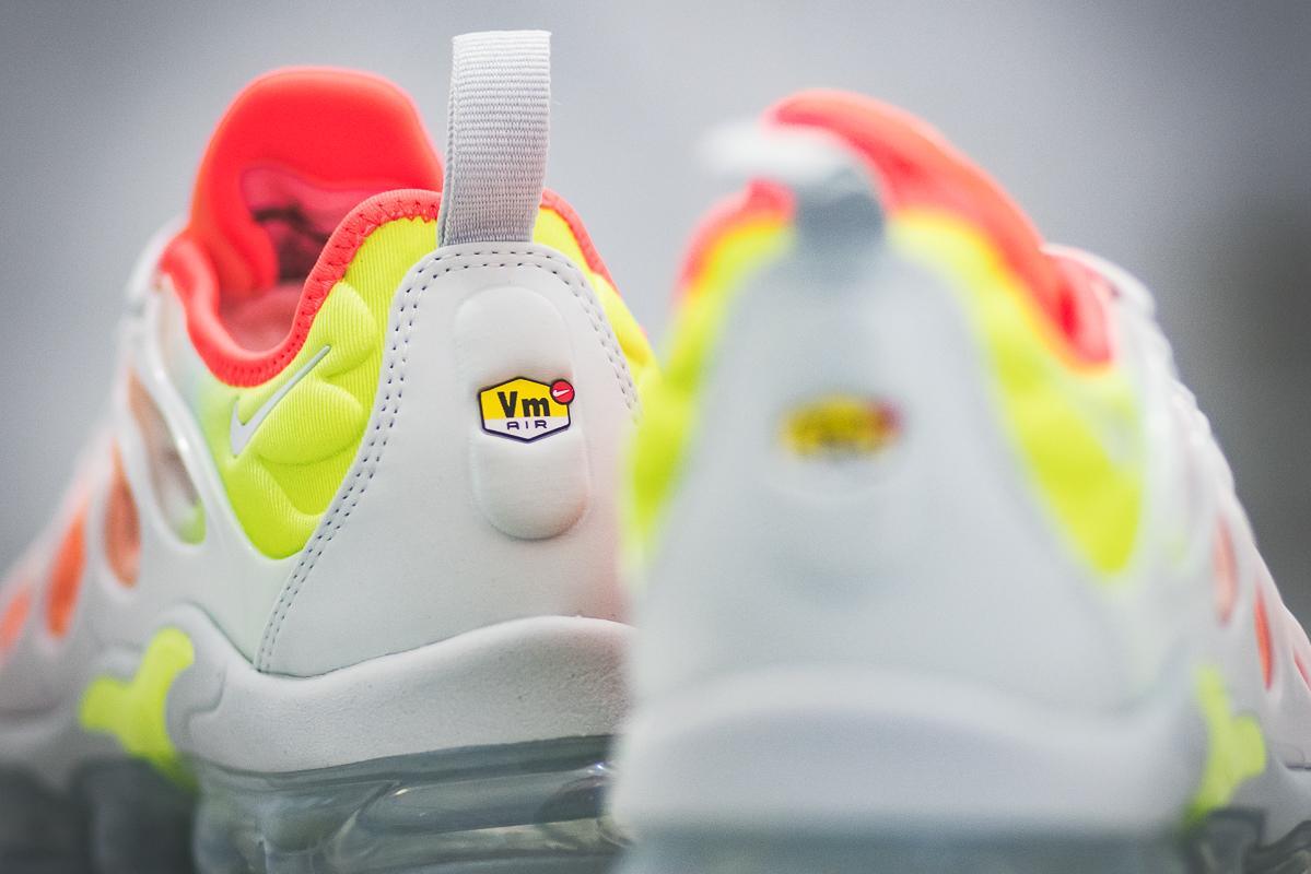 nike vapormax plus barely grey