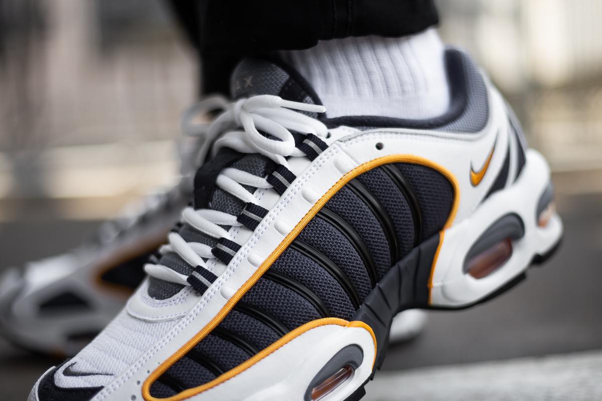 nike tailwind iv trainers