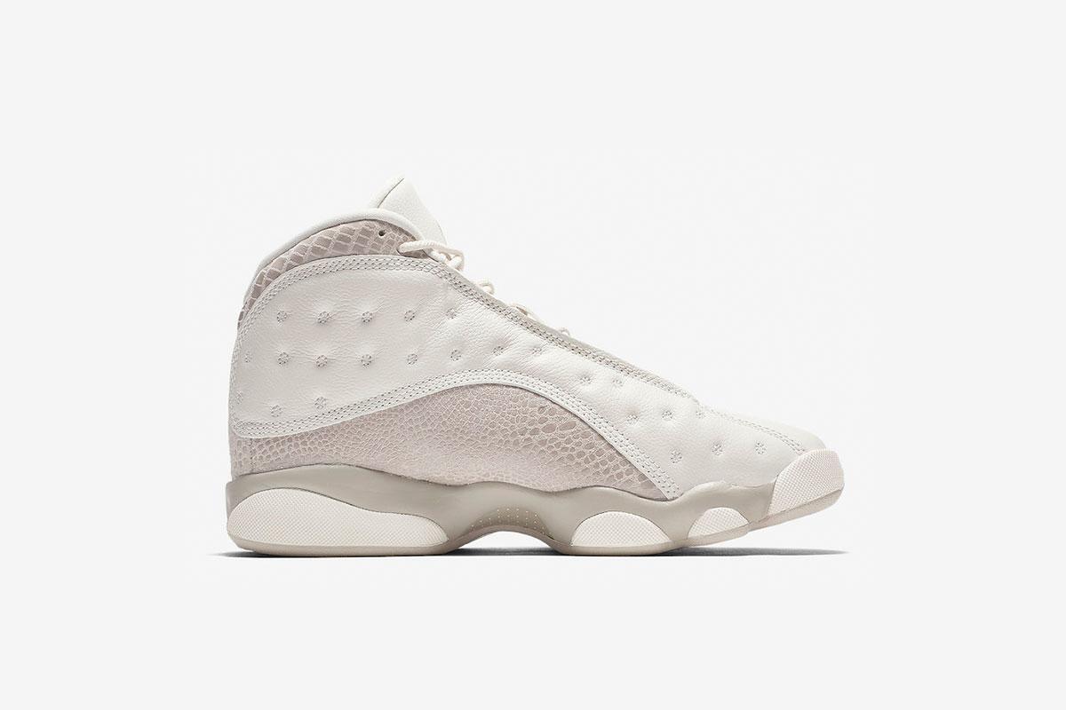 jordan 13 moon particle