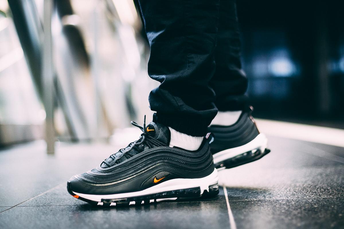air max 97 black on foot