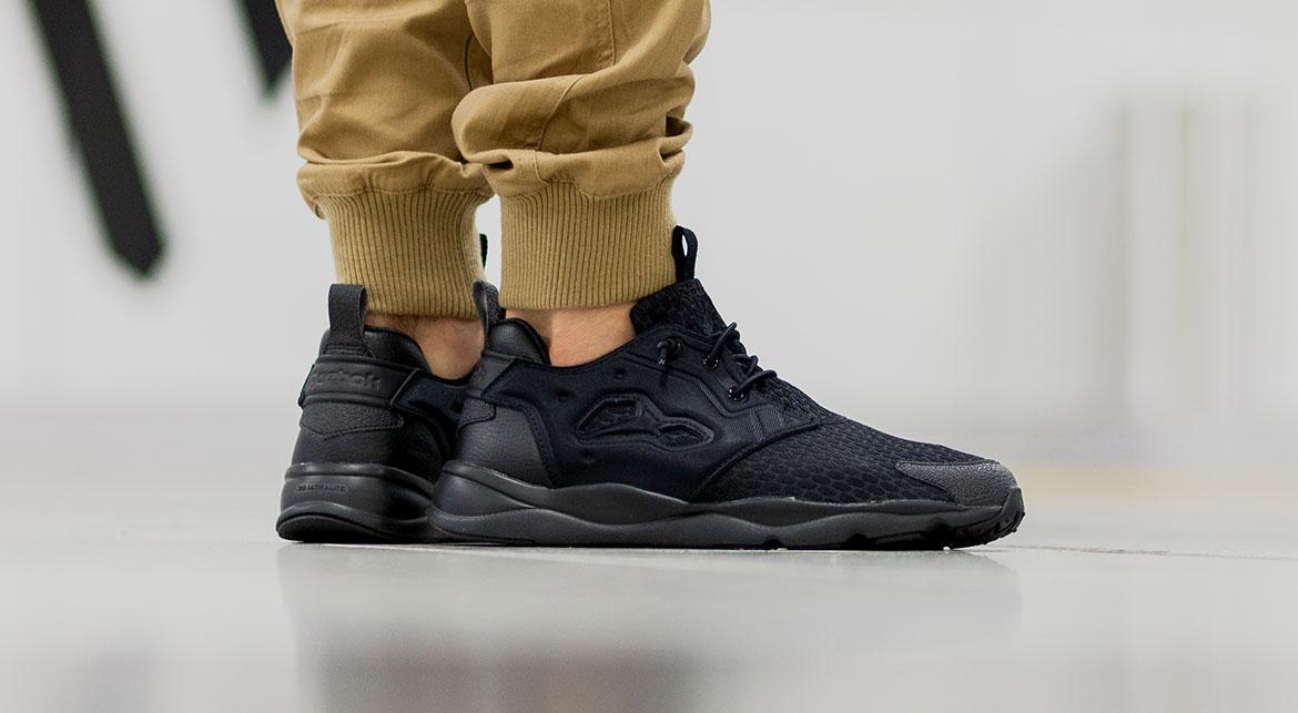 Reebok Furylite "Triple Black"