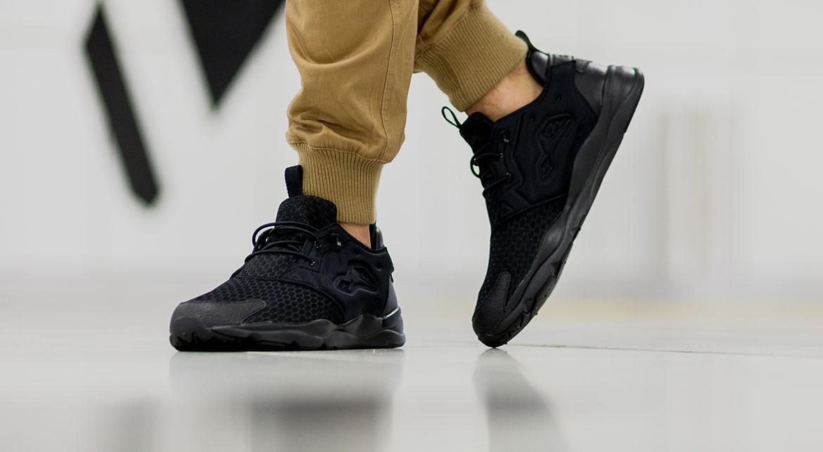 Reebok Furylite "Triple Black"