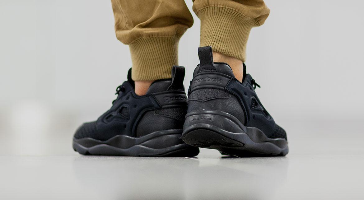 Reebok Furylite "Triple Black"