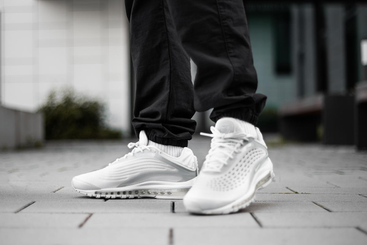 nike air deluxe white