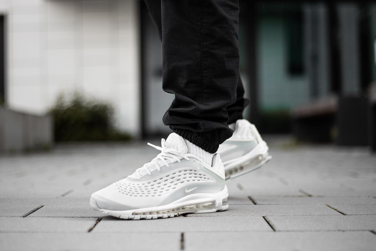 air max deluxe white