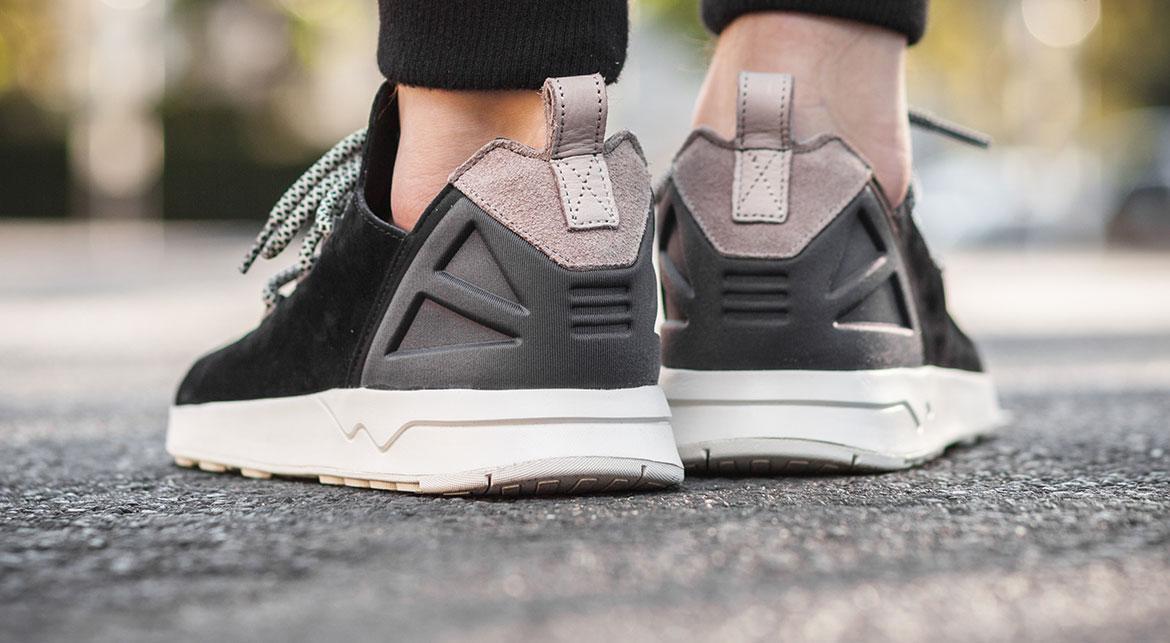zx flux black white grey
