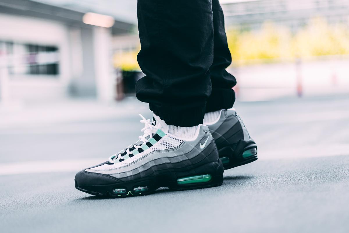 nike air max 95 white fresh mint granite dust