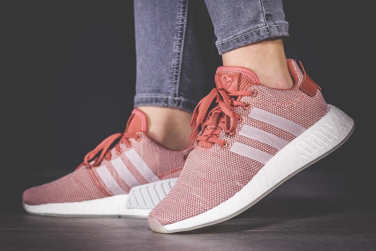 nmd r2 ash pink