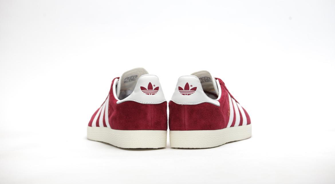 adidas gazelle silver green womens Adidas x Gucci Men's Gazelle Burgundy Velvet Low Top Sneakers main image 1