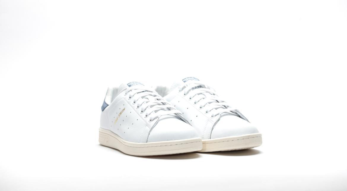 adidas originals stan smith trainers in white s80026