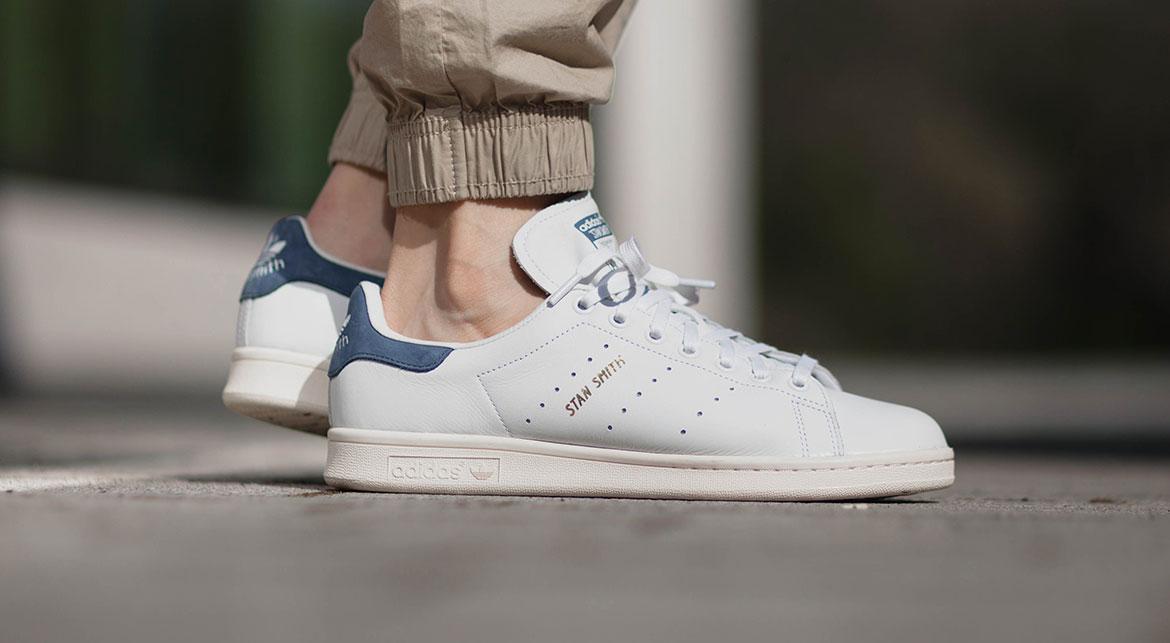 adidas originals stan smith trainers in white s80026