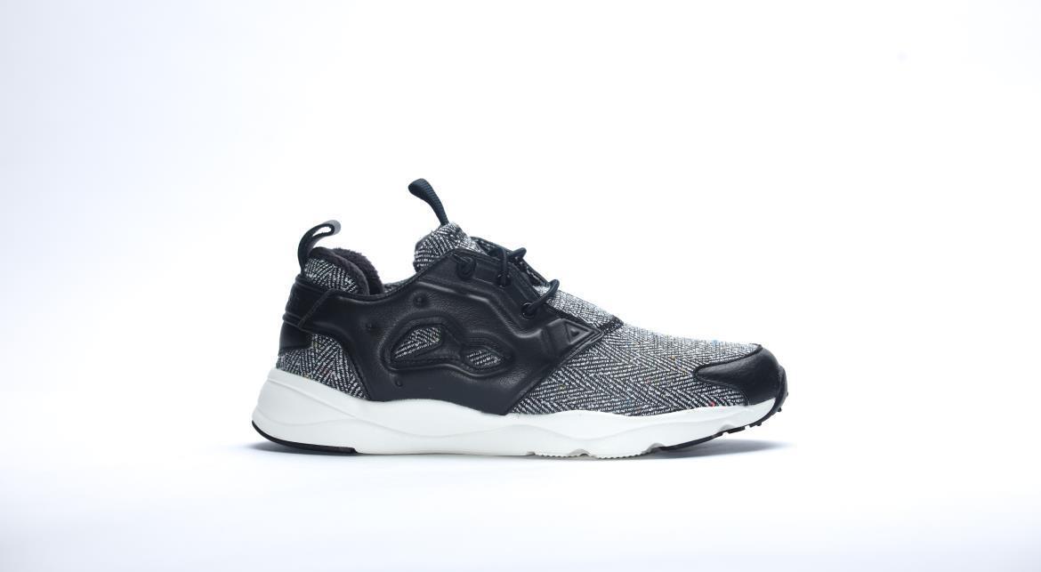 Reebok WMNS FURYLITE WINTER "Black Chalk"