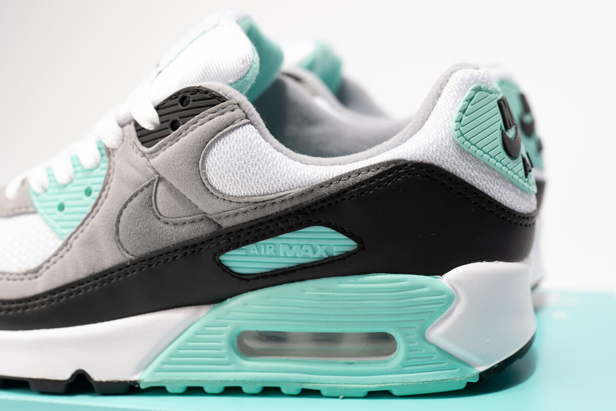 Nike WMNS AIR MAX 90 "Hyper Turquoise" - Image 10