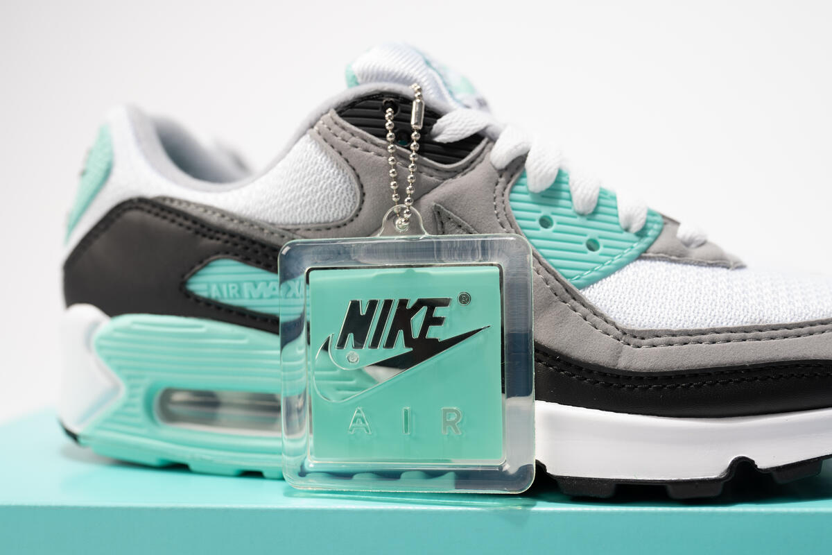 Nike WMNS AIR MAX 90 