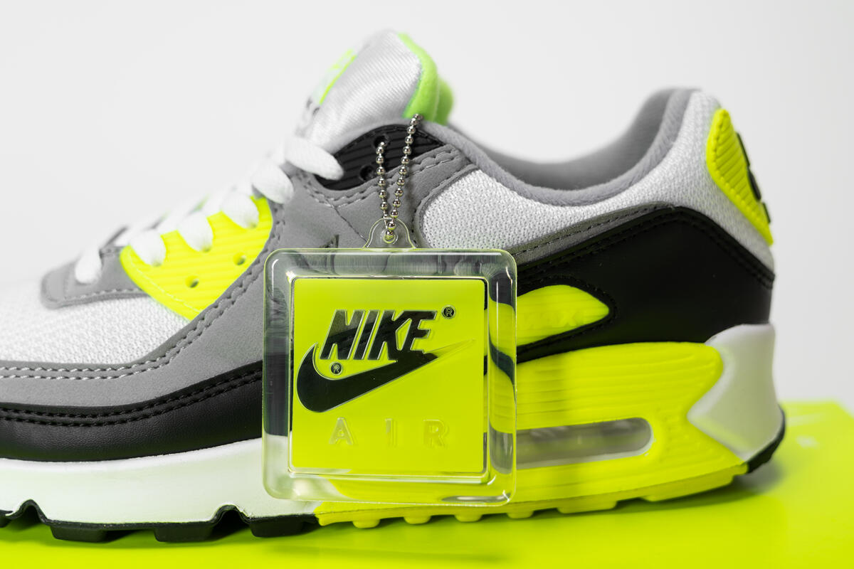 Nike Air Max 90 Volt - Image 29