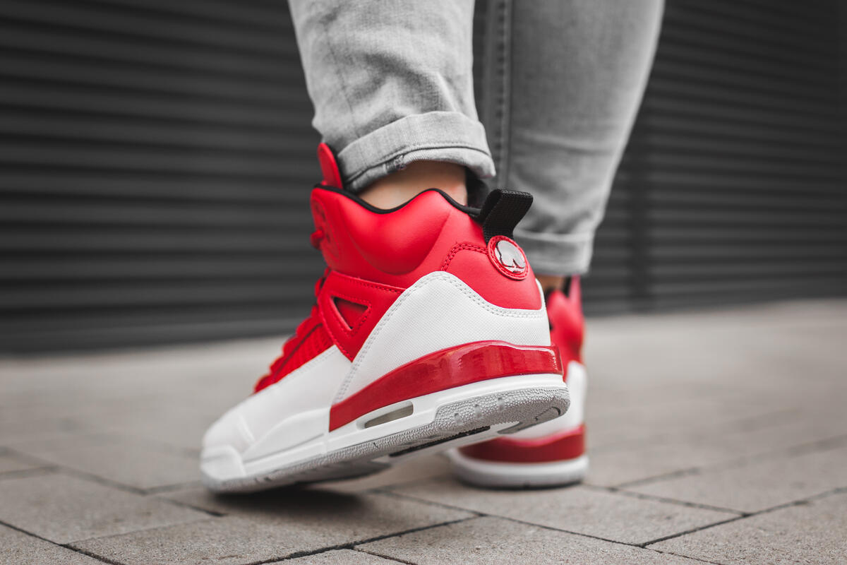 nike air jordan spizike gym red