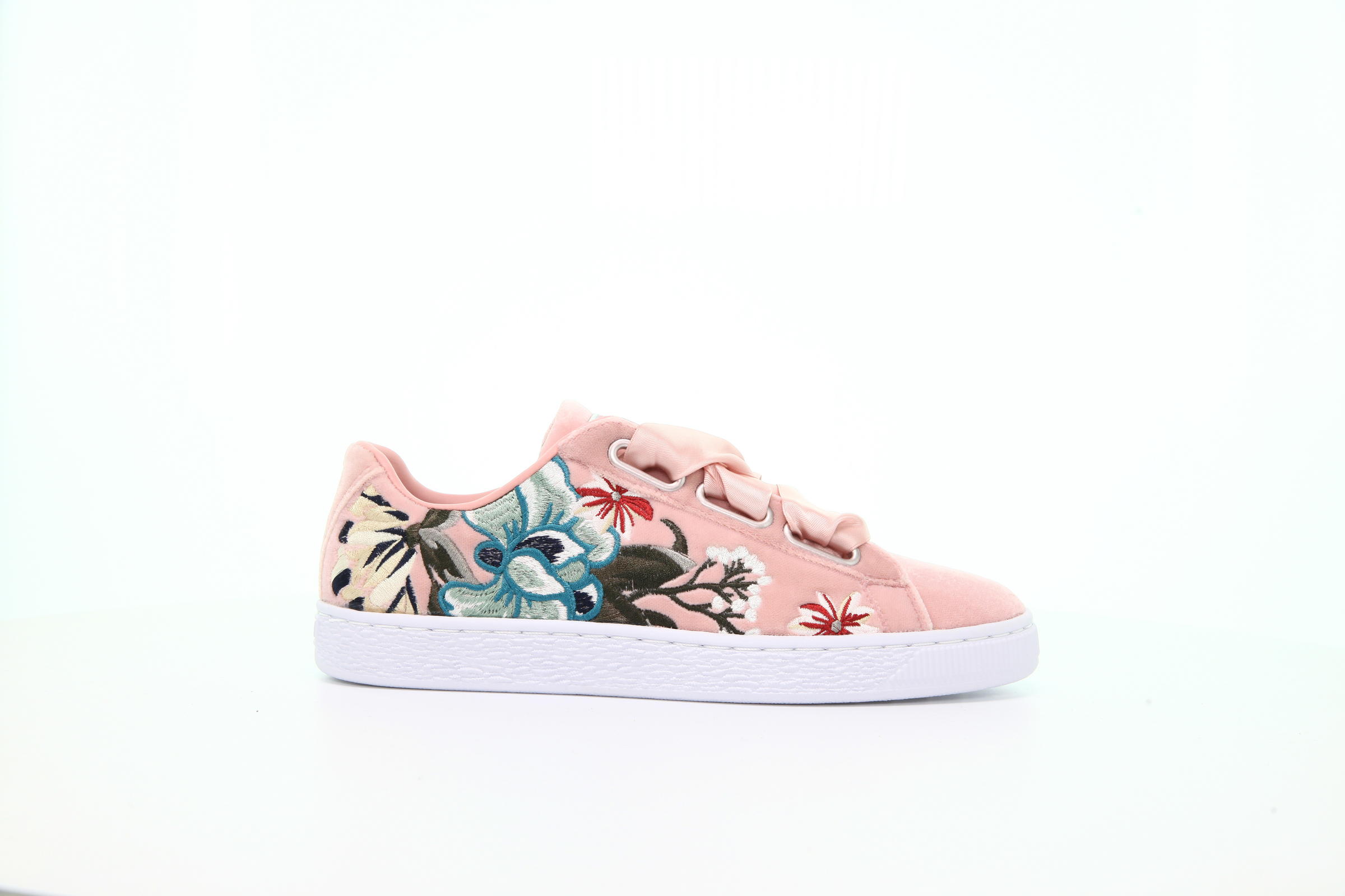 Puma basket heart peach best sale