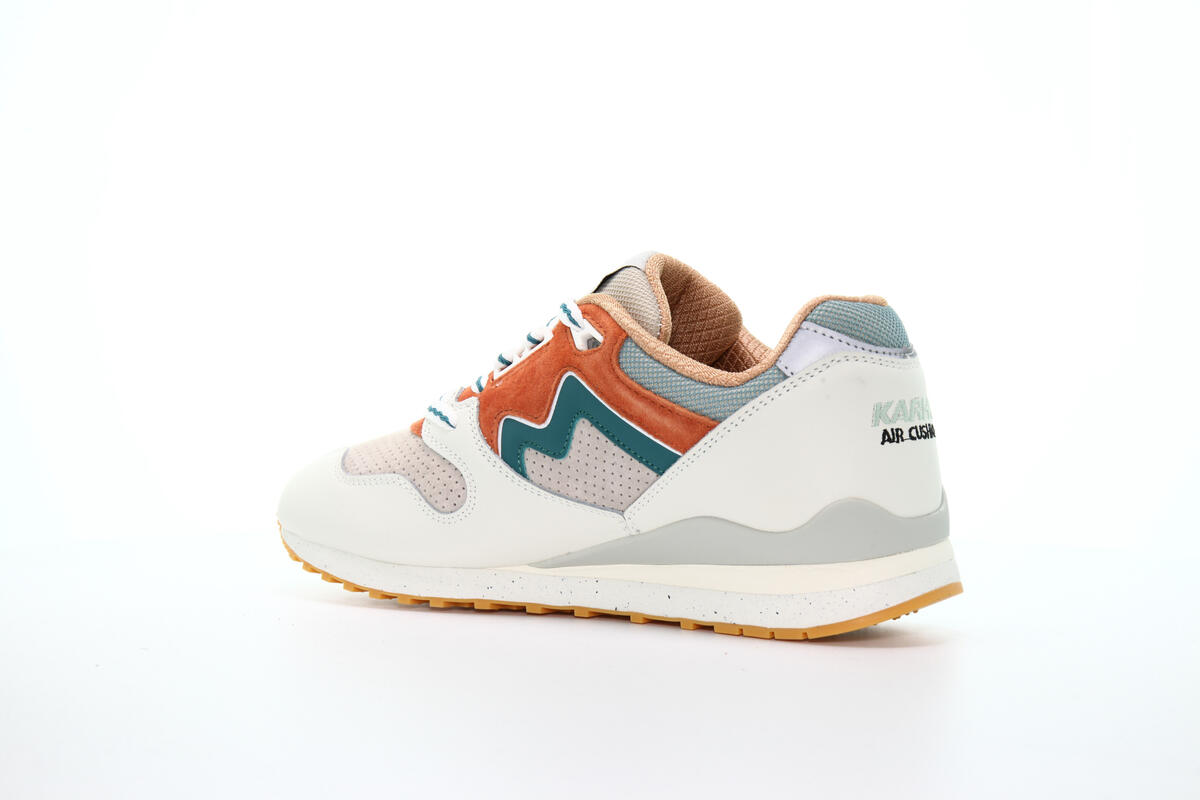 Karhu Synchron Classic Lily White - Image 9