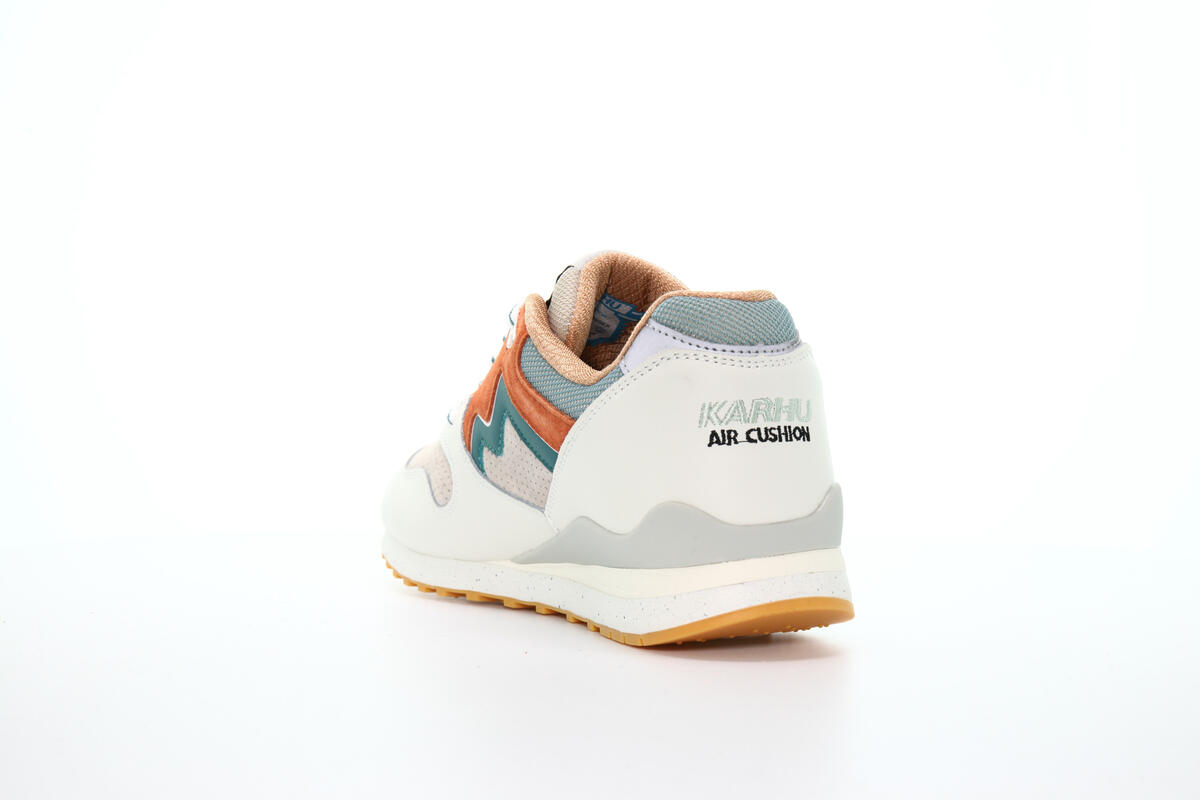 Karhu Synchron Classic Lily White - Image 10