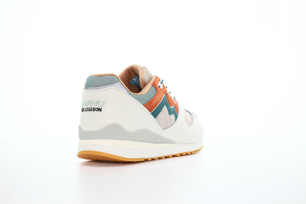 Karhu Synchron Classic Lily White - Image 12