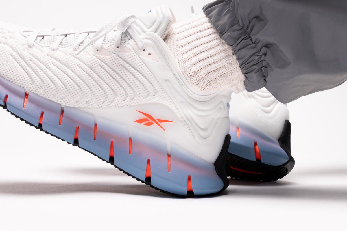 Reebok ZIG Kinetica True Grey - Image 15