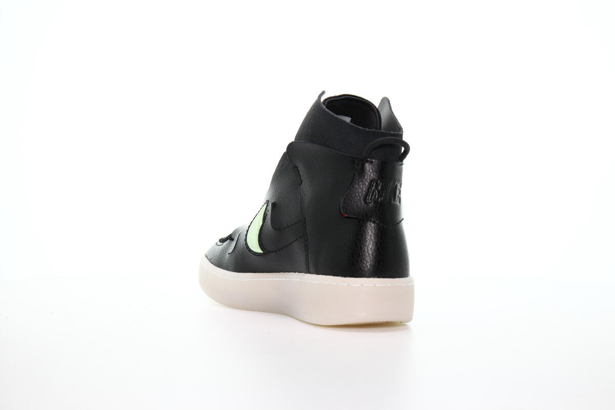 nike vandalised noir