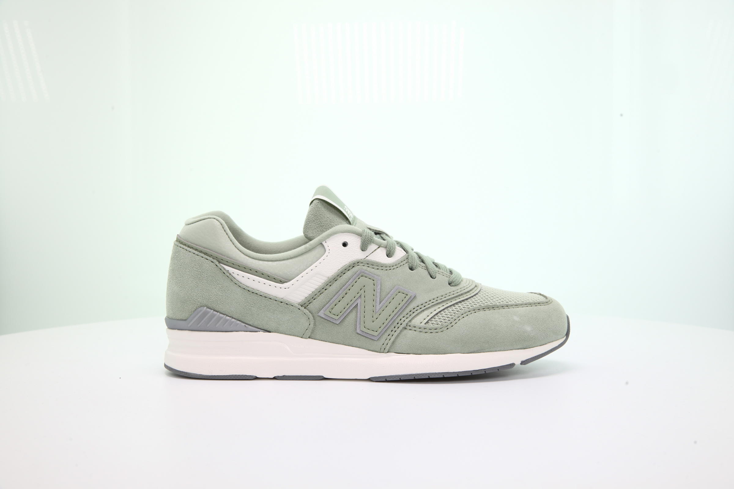 New balance wl697 on sale