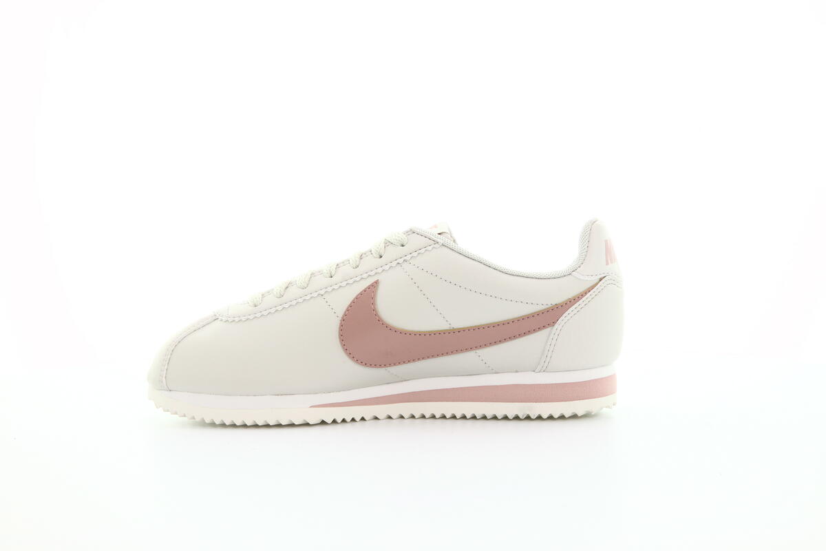 nike cortez bone