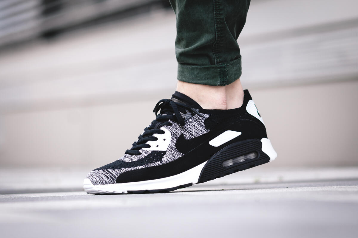 Nike Air Max 90 Ultra Flyknit 