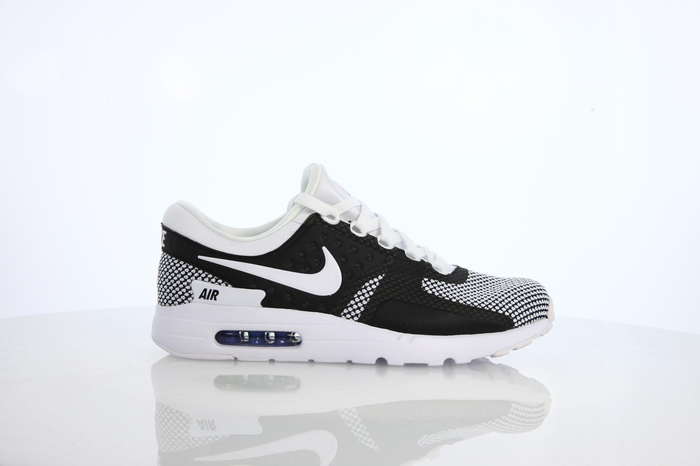 Air max zero noir et fashion blanche